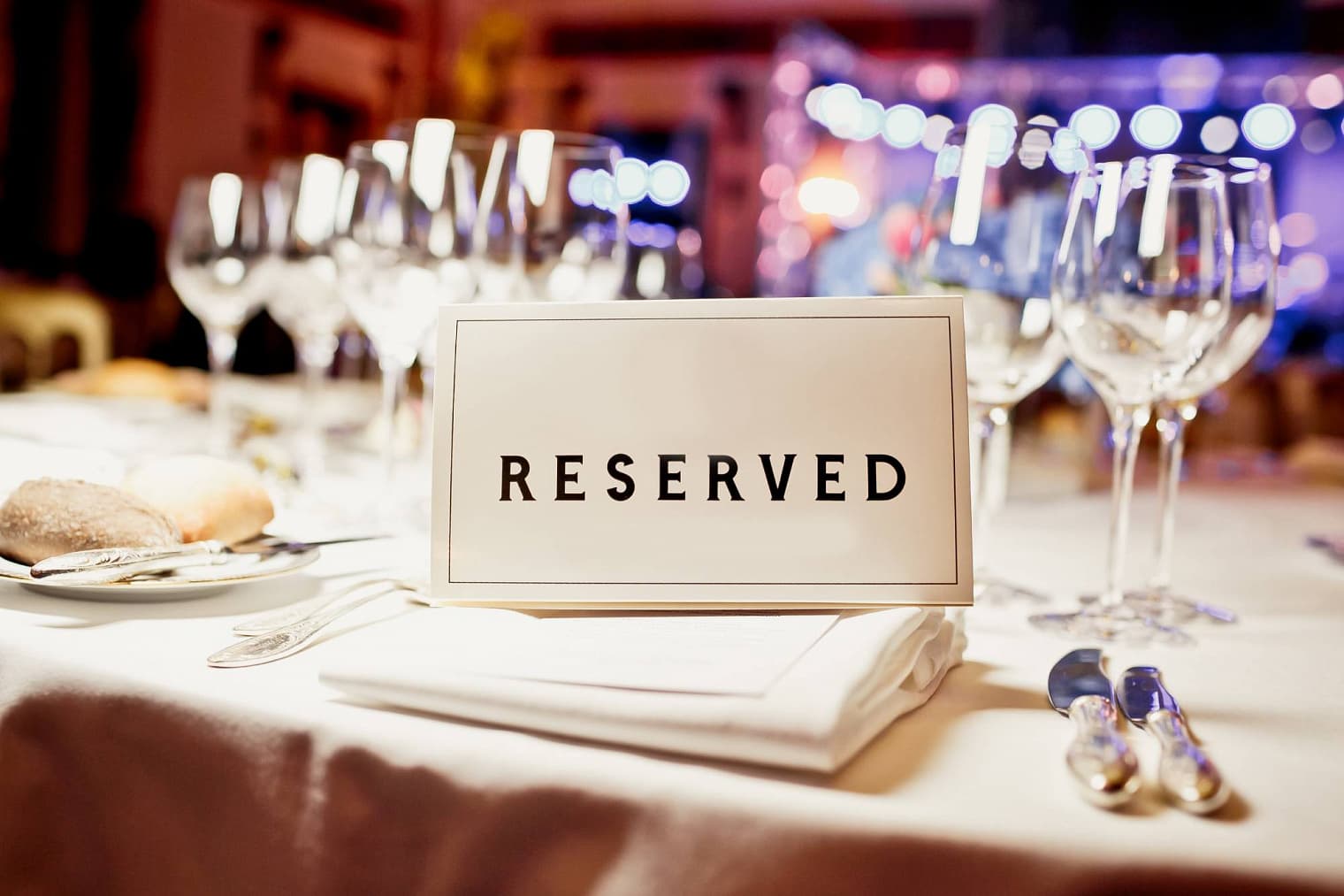 reserved table image